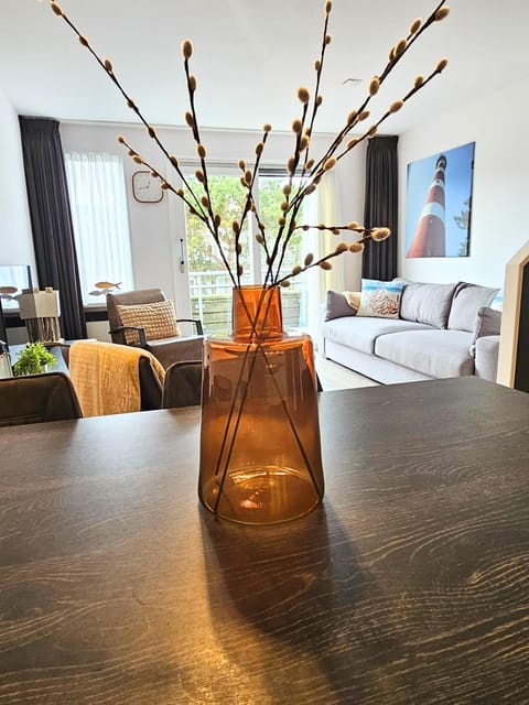 Living room, Food