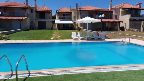 Property building, Garden view, Swimming pool, Swimming pool