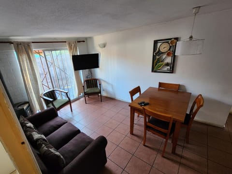 Communal lounge/ TV room, TV and multimedia, Living room, Dining area