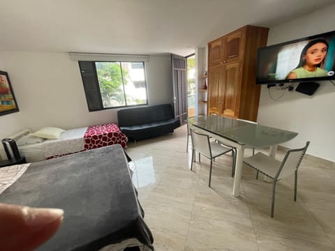 TV and multimedia, Photo of the whole room, Bedroom