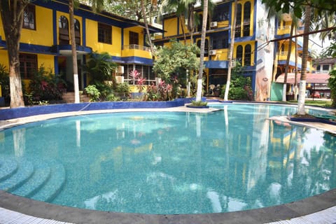 Property building, Swimming pool, Swimming pool