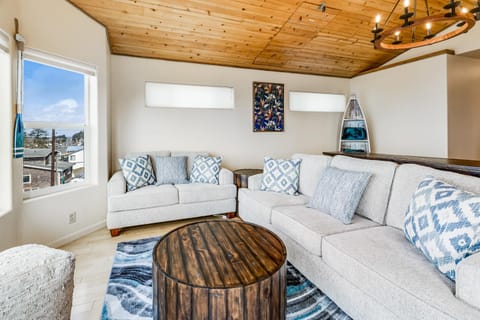 The White Anchor House in Depoe Bay