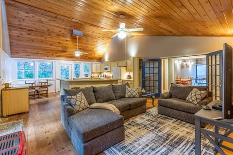 Mountain Top Tranquility House in Tennessee