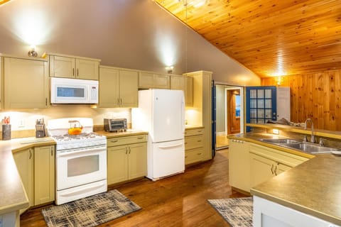 Mountain Top Tranquility House in Tennessee