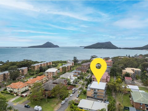 Bird's eye view, Location