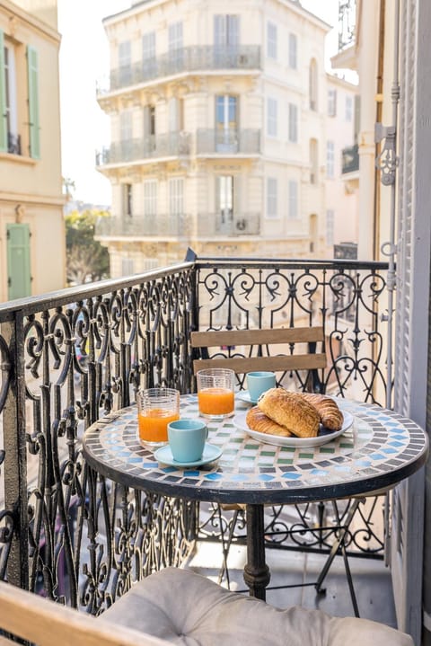 Balcony/Terrace, City view, Street view
