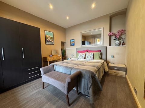 Bed, Photo of the whole room, Bedroom, wardrobe