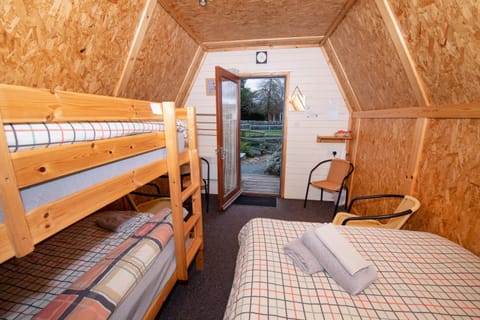 Seaways glamping, Redwood Apartment in England