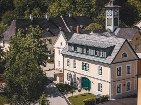 Property building, Day