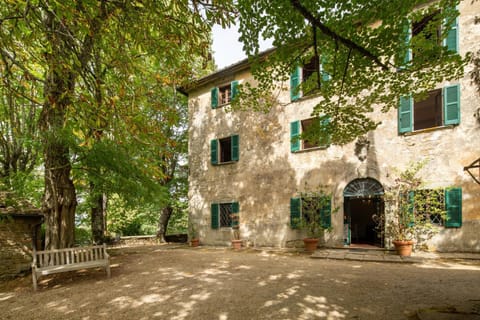 Property building, Facade/entrance, Inner courtyard view