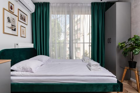 Bed, Photo of the whole room, wardrobe, air conditioner