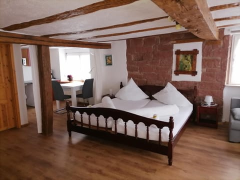 Bed, Photo of the whole room