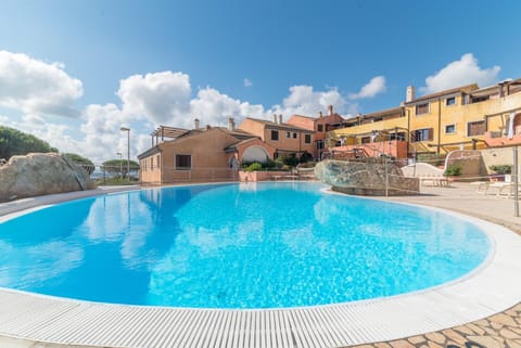 Property building, Swimming pool