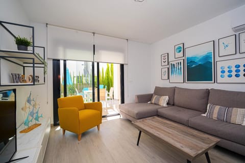 Communal lounge/ TV room, Living room