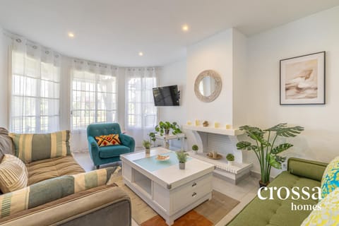 TV and multimedia, Living room, Seating area, fireplace