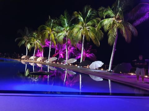 Night, Swimming pool