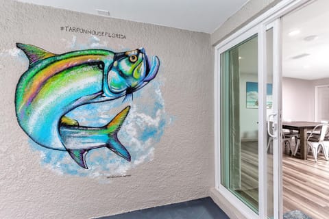 Modern Home, Heated Pool, Close to Beaches! Villa in Tarpon Springs