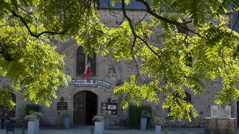 Property building, Restaurant/places to eat