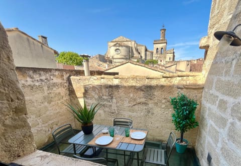 Patio, Balcony/Terrace, Dining area, Landmark view