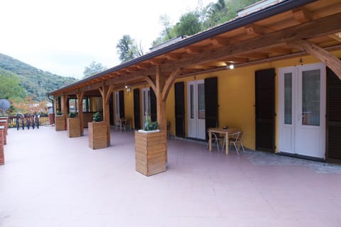 Property building, Facade/entrance, Balcony/Terrace