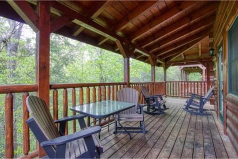 Day Dreamer Cabin w Views by Beyond Expectations Cabin in Gatlinburg
