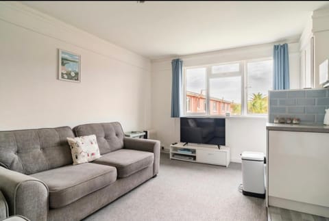 45 New Esplanade Court Apartment in Paignton
