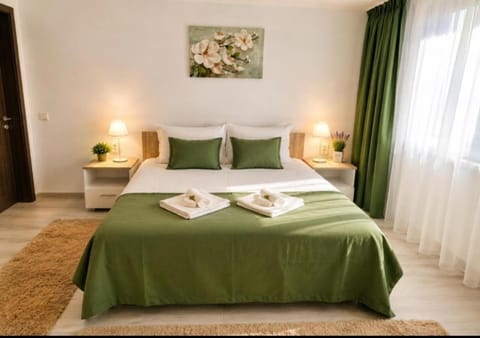 Bed, towels