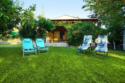 Property building, Garden, Balcony/Terrace