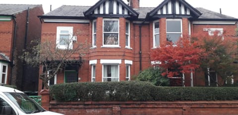 Property building, Day, Neighbourhood, Garden view