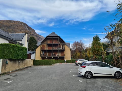 Property building, Parking