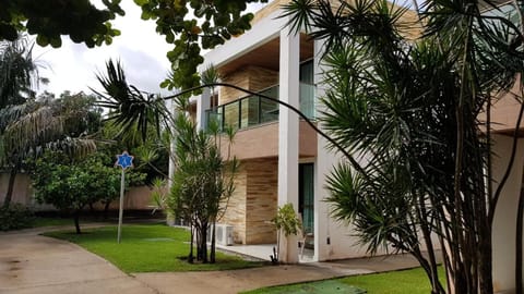Property building, Facade/entrance, Garden