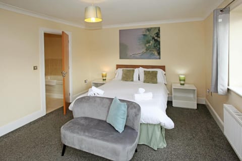 Bed, Bathroom, Bedroom