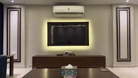 TV and multimedia, Living room, Seating area, air conditioner