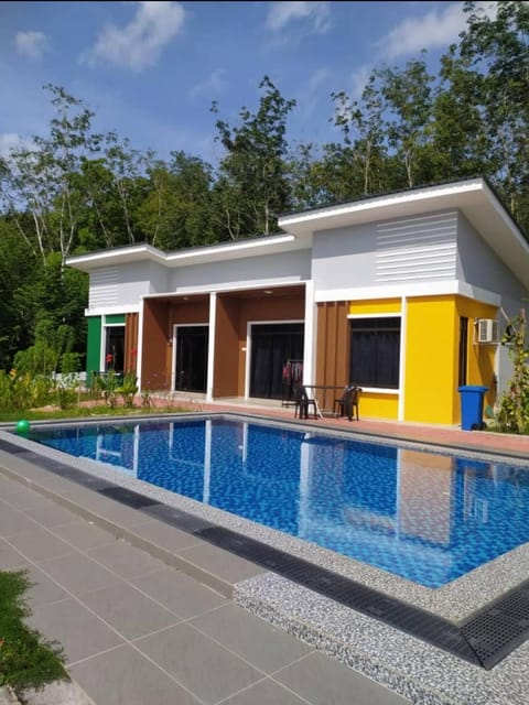 Property building, Swimming pool