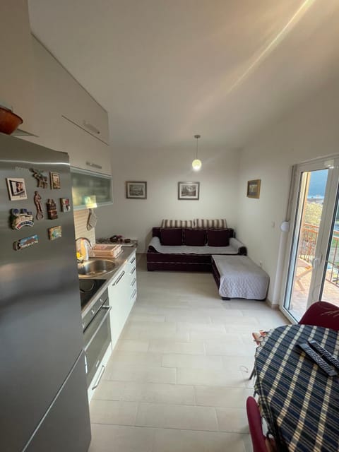 Living room, Seating area, Bedroom, oven