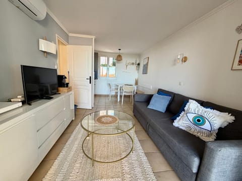 Les Restanques 1066 Jacynthe vue mer Apartment in Grimaud