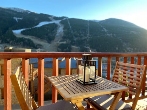 Balcony/Terrace, Mountain view