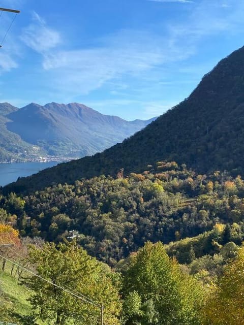 appartamento delizioso, a metà tra lago e montagna Apartment in Province of Brescia