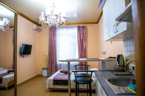 Bed, Photo of the whole room, Dining area