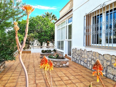 Property building, Garden, Garden view