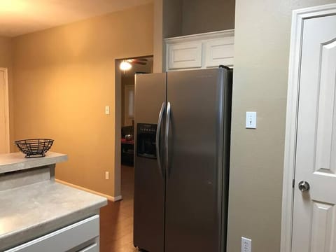 Cozy Pet-Friendly Home- Huge Spring Discounts Apartment in Houston