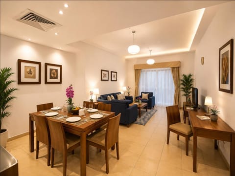 Living room, Dining area