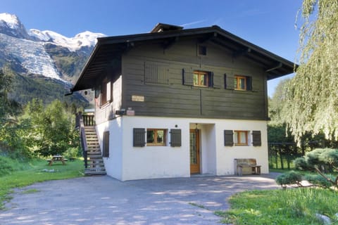 Property building, Facade/entrance, Off site