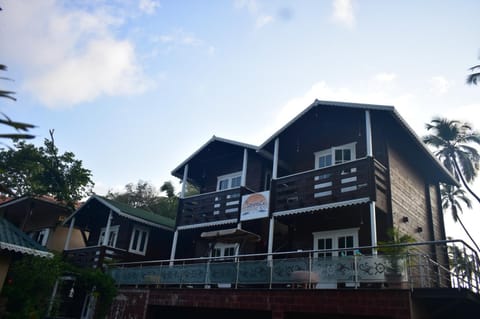 Property building, Day