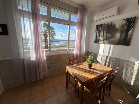 Living room, Dining area, Sea view