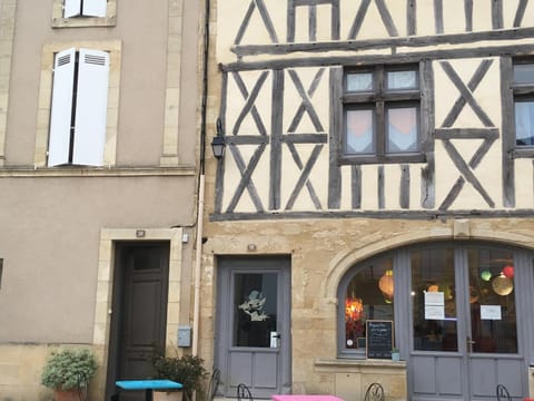 Property building, Facade/entrance