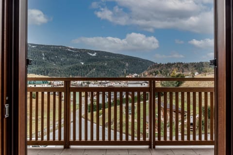 View (from property/room), Balcony/Terrace, City view