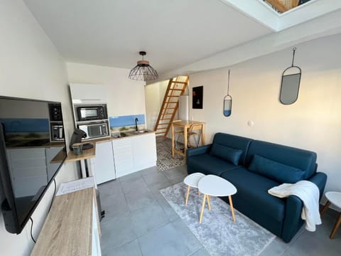 TV and multimedia, Kitchen or kitchenette, Living room