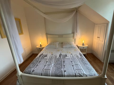 Cottage avec terrasse Domaine golf de Limère prox Orléans Apartment in Orléans