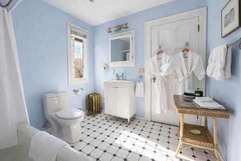 Cecil Bacon Manor Bed and Breakfast in Capitol Hill